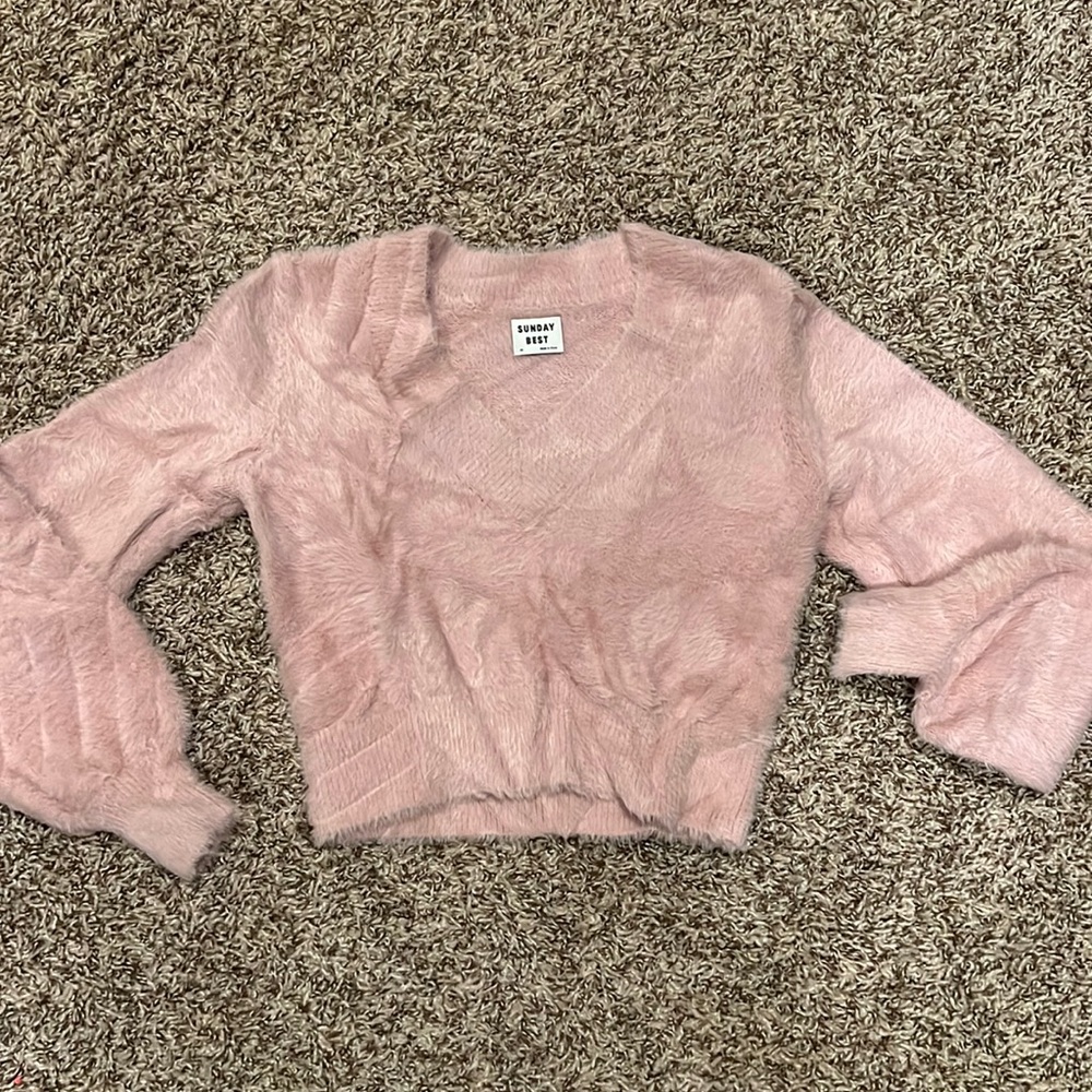Aritzia Sunday best pink fuzzy dropped v neck sweater xs